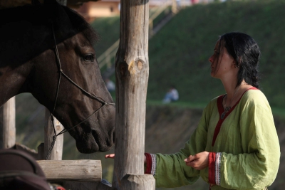 Княжеская конюшня «Парка Киевская Русь»: конные прогулки и походы, ночные прогулки верхом на лошади
