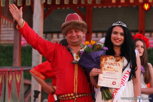 Победительницей пятого ежегодного конкурса «Мисс Киевская Русь - 2016» стала 23-летняя менеджер по туризму Яна Бархударова